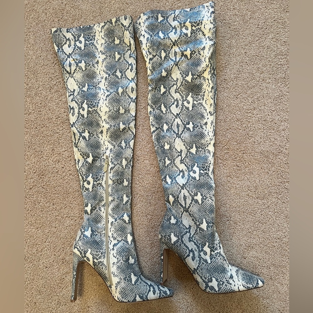 Knee high boots, worn once